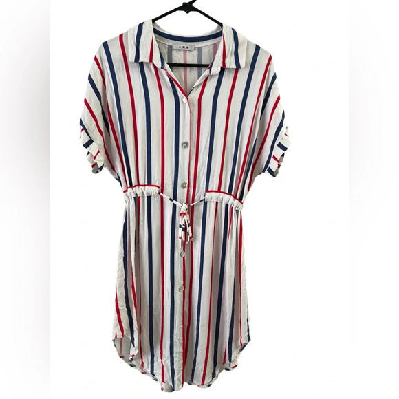 Dresses & Skirts - Red white and blue short sleeve button down dress
